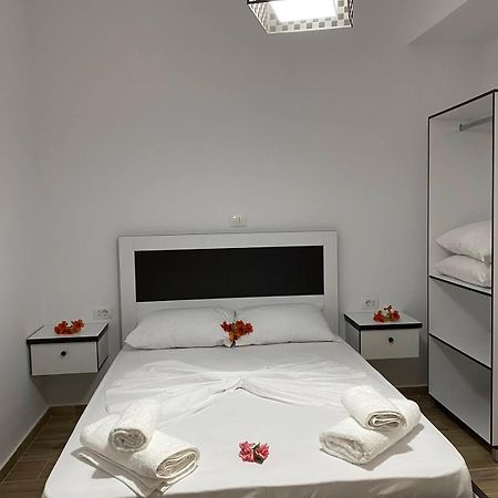 Rentrooms Geni Ksamil Kültér fotó
