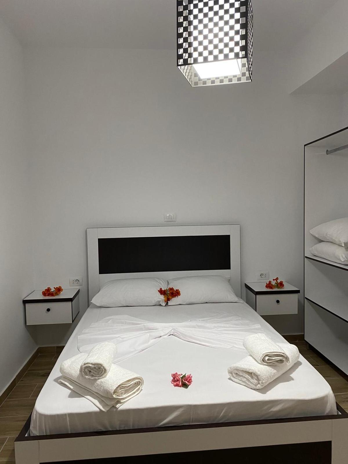 Rentrooms Geni Ksamil Kültér fotó