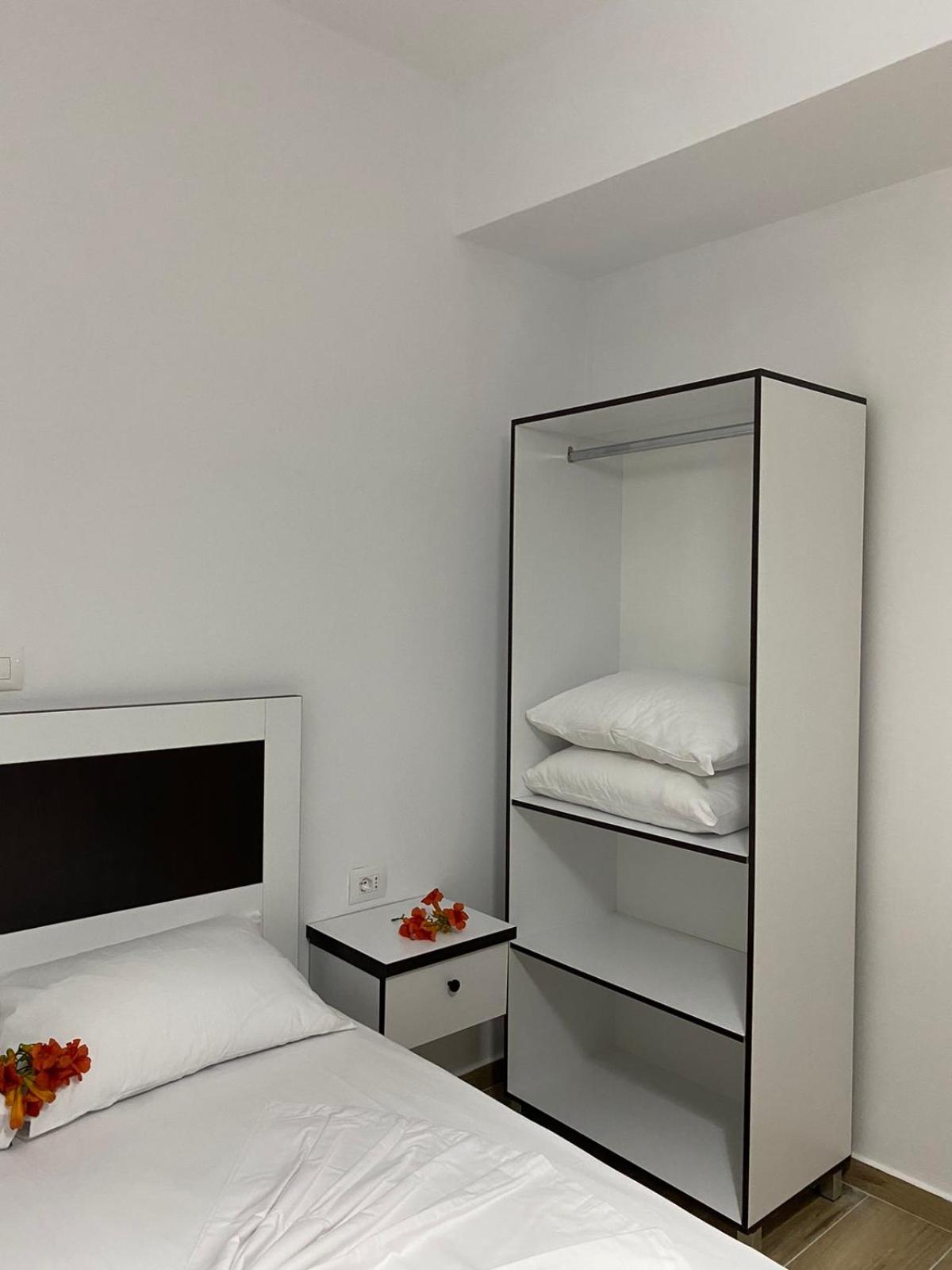 Rentrooms Geni Ksamil Kültér fotó